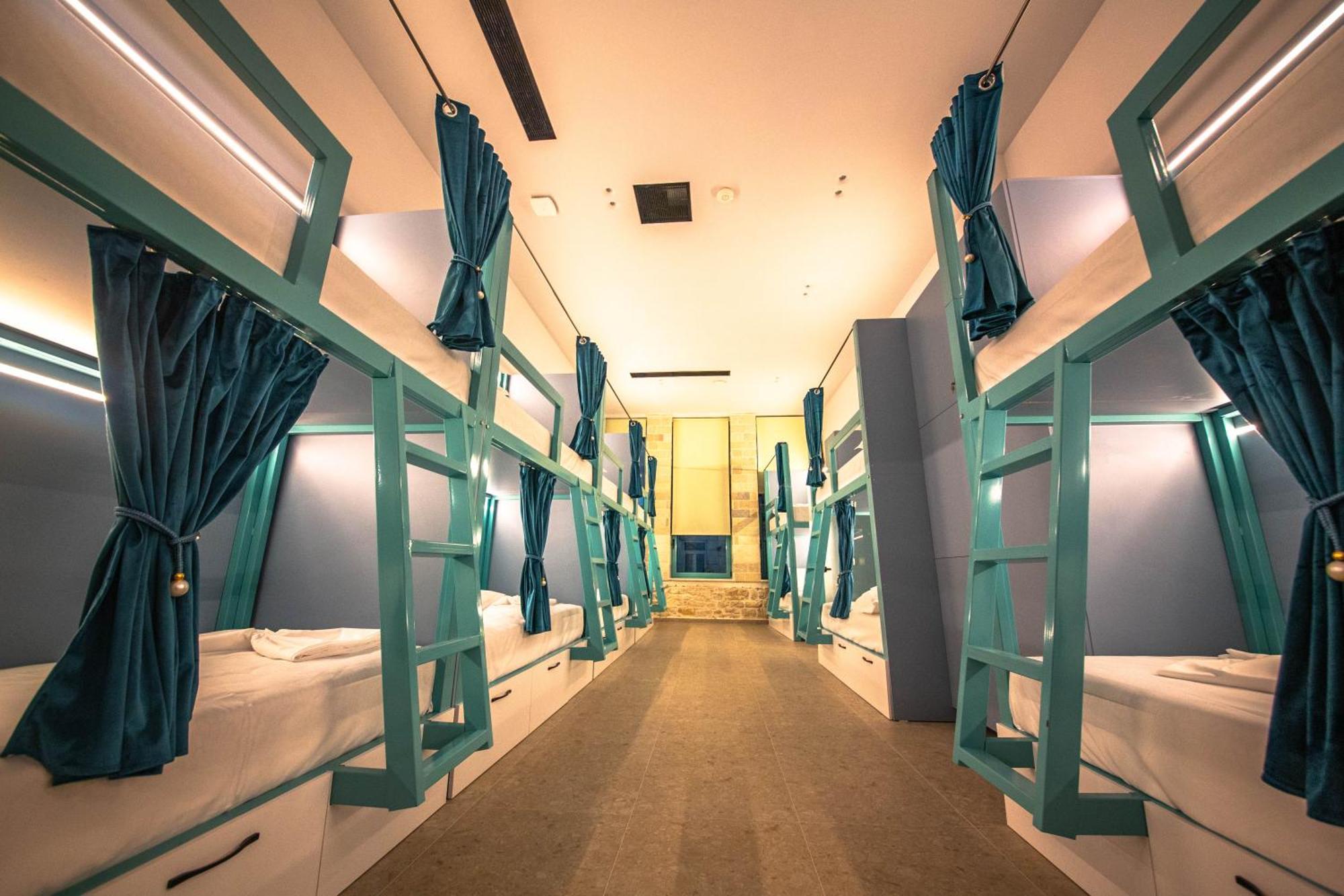 Vega 43 Hostel Sarandë Eksteriør bilde