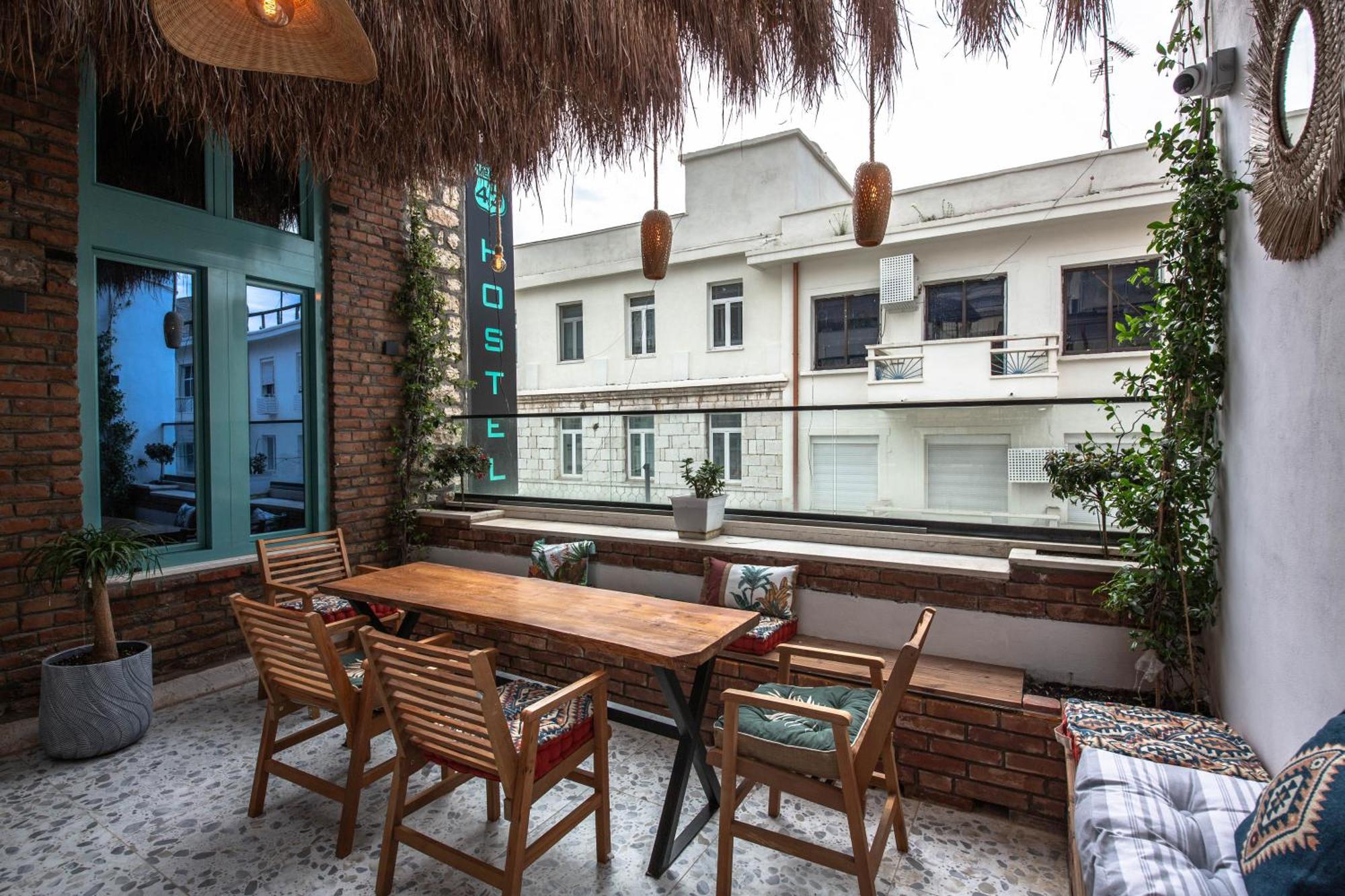 Vega 43 Hostel Sarandë Eksteriør bilde