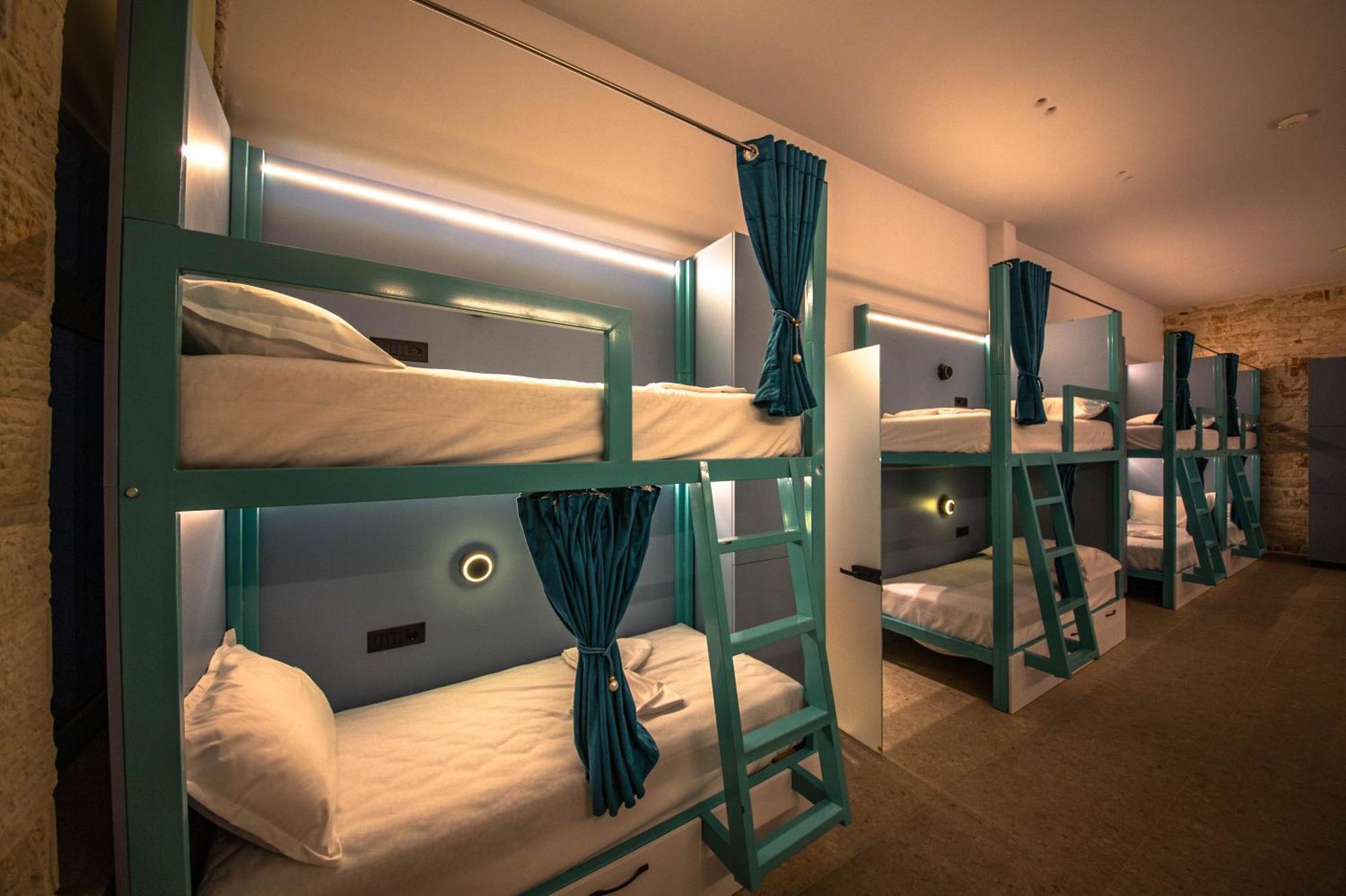 Vega 43 Hostel Sarandë Eksteriør bilde