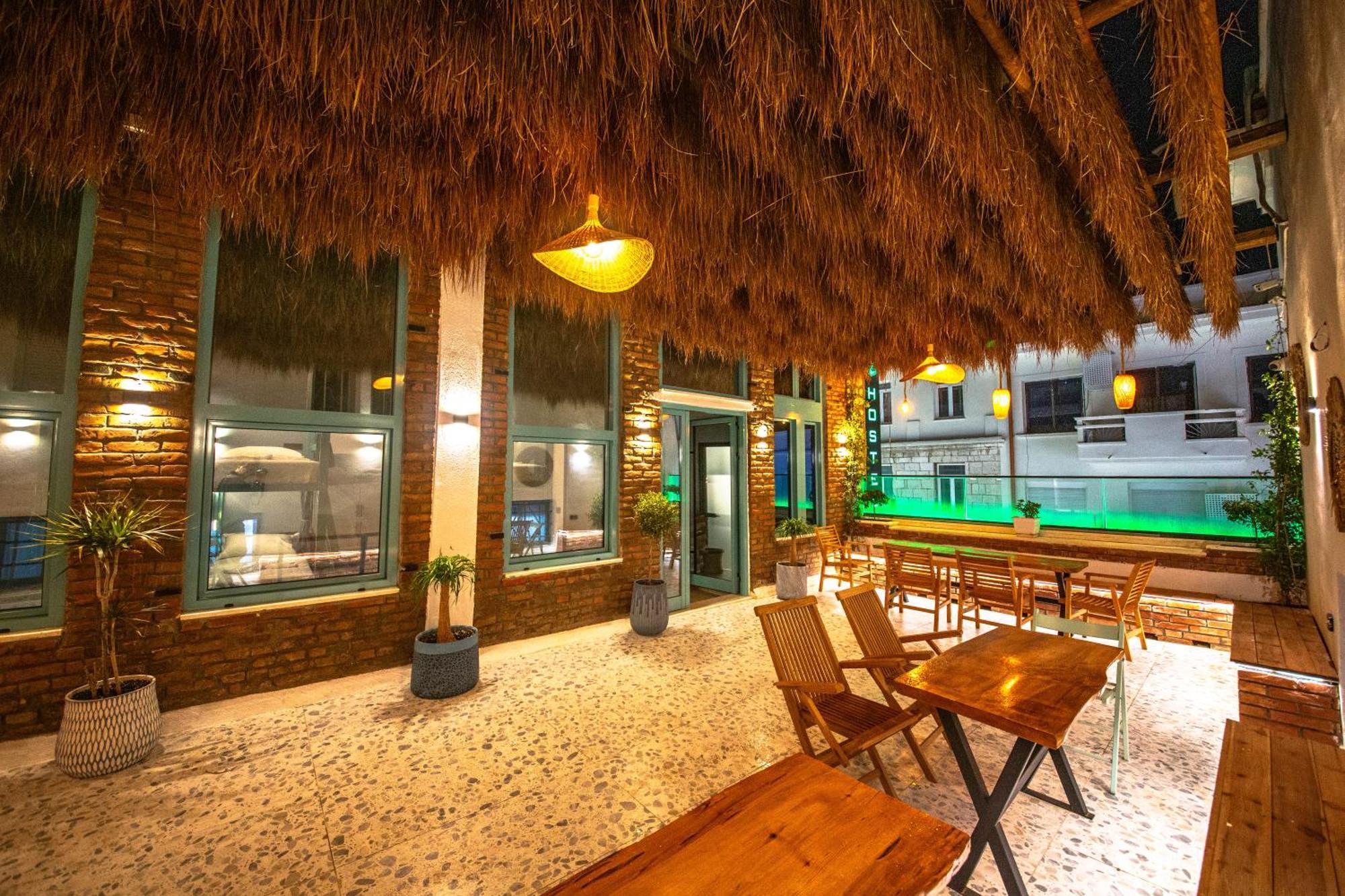 Vega 43 Hostel Sarandë Eksteriør bilde