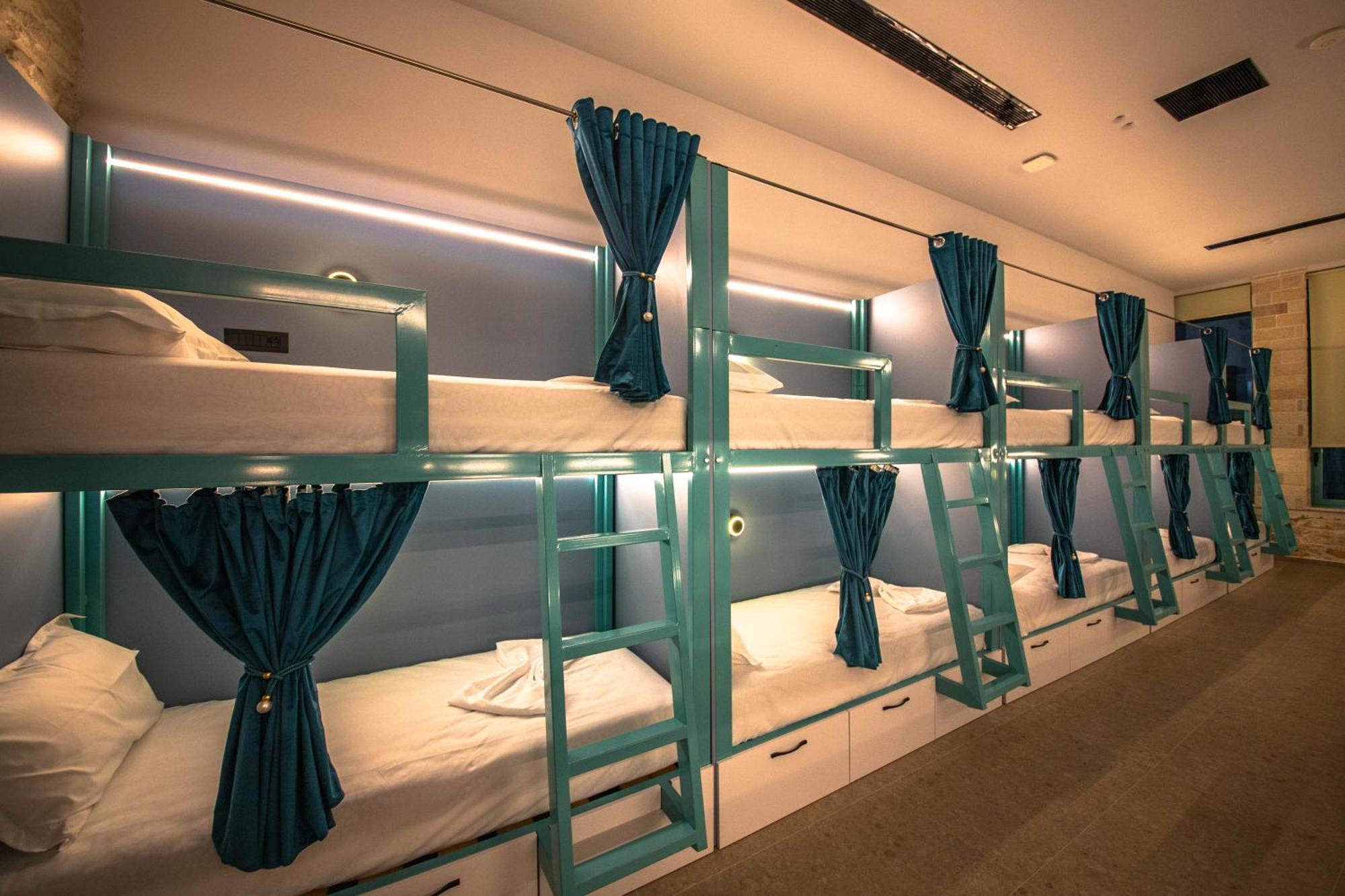 Vega 43 Hostel Sarandë Eksteriør bilde