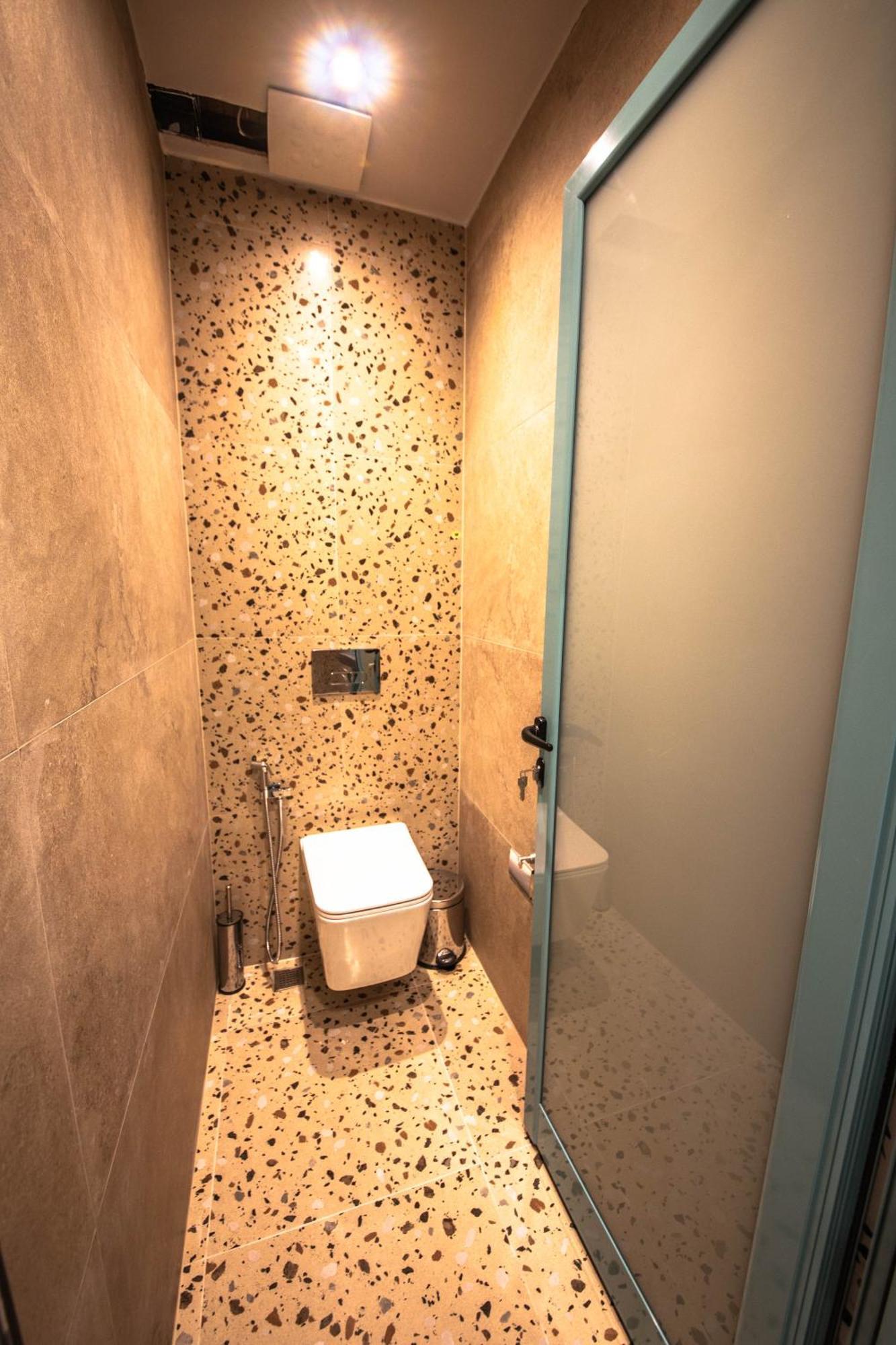 Vega 43 Hostel Sarandë Eksteriør bilde