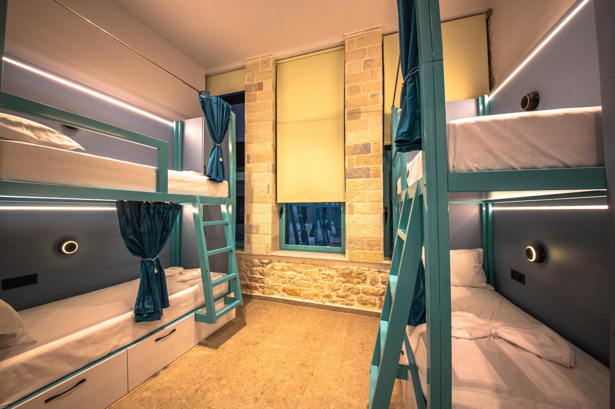 Vega 43 Hostel Sarandë Eksteriør bilde