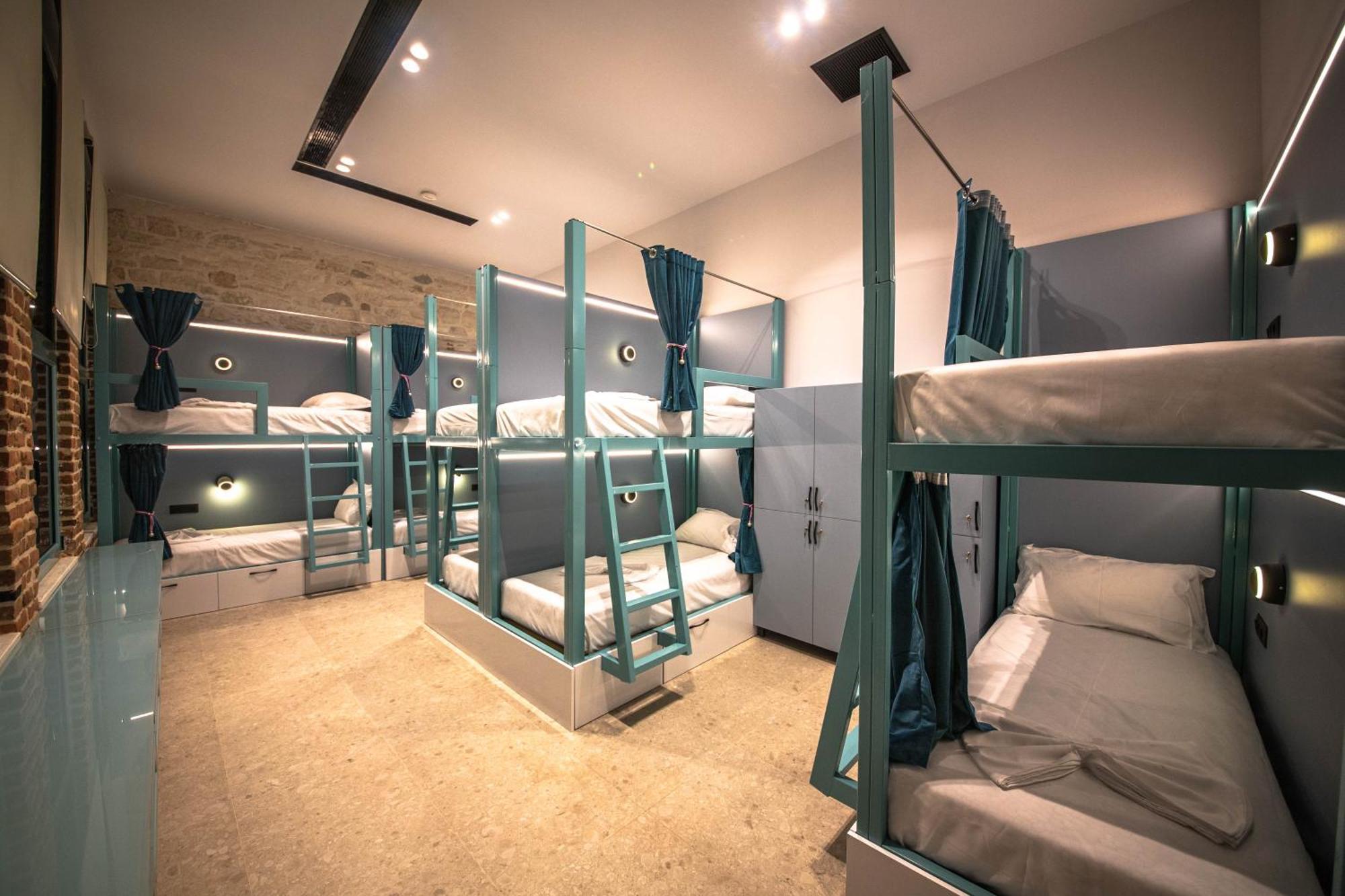 Vega 43 Hostel Sarandë Eksteriør bilde